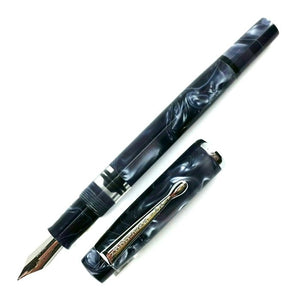 Pluma Noodler's Konrad Acrylic Flex Appalachian Pearl